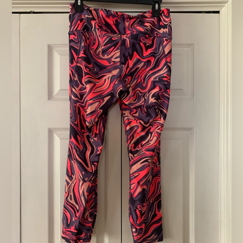Women’s Under Armour Compression Leggings-ankle length-hip pockets